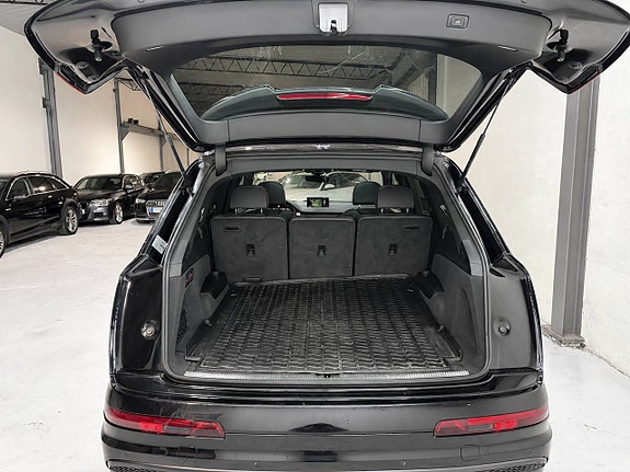 Audi Q7 4 of 16