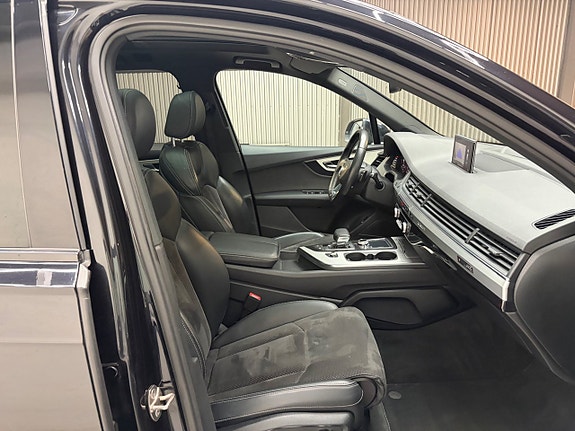 Audi Q7 13 of 16