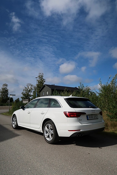 Audi A4 5 of 14