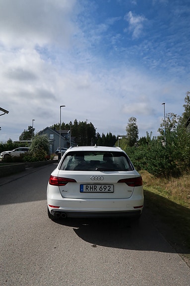 Audi A4 6 of 14