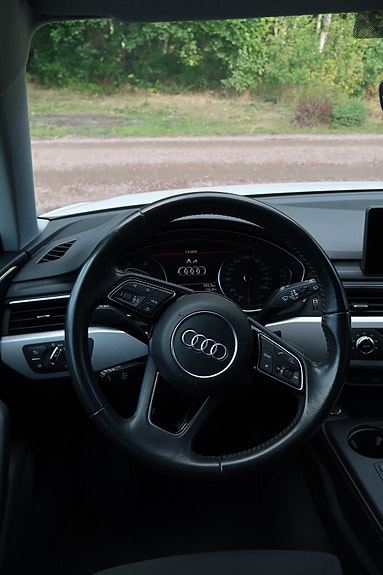 Audi A4 12 of 14