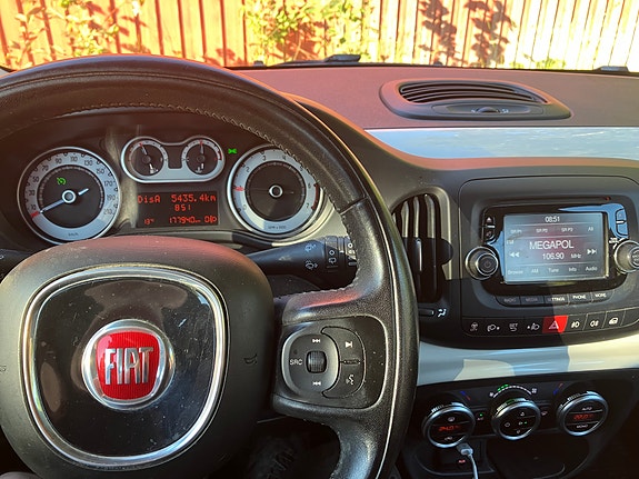 Fiat 500L 4 of 5