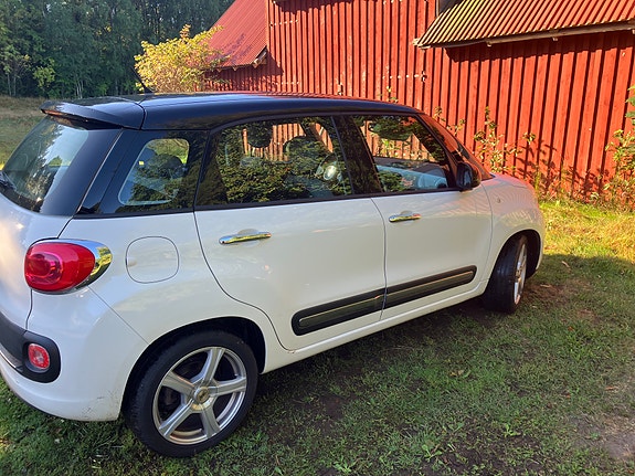Fiat 500L 2 of 5