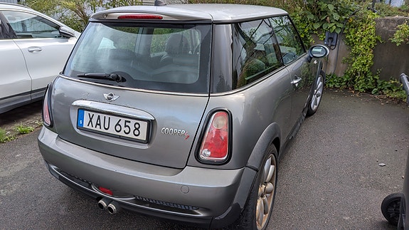 MINI Cooper S 2 of 6