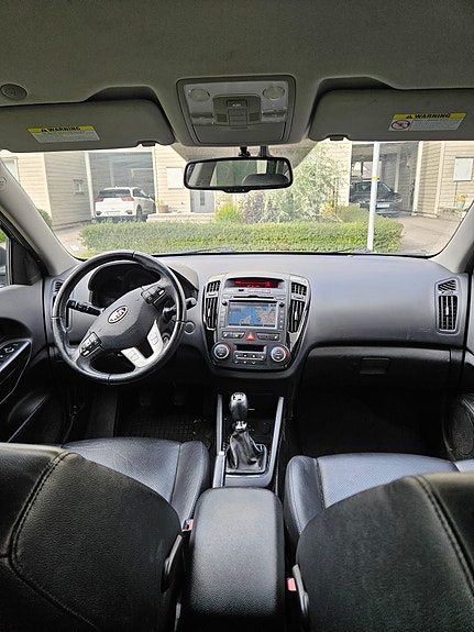 Kia Ceed 2 of 13