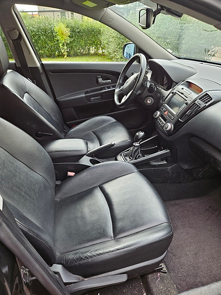 Kia Ceed 3 of 13