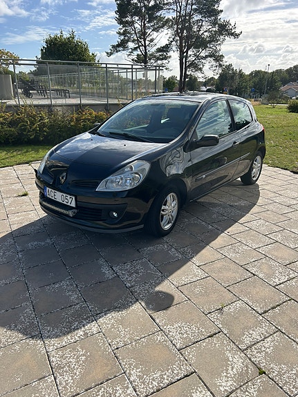 Renault Clio 2 of 5