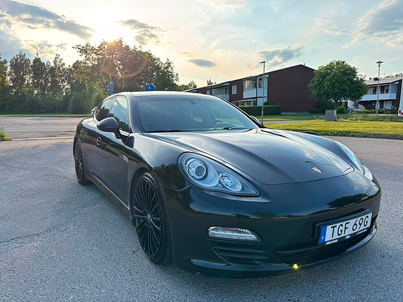 Porsche Panamera 13 of 13