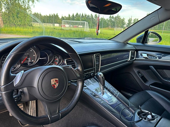 Porsche Panamera 6 of 13
