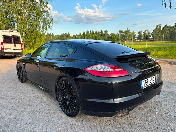 Porsche Panamera 12 of 13