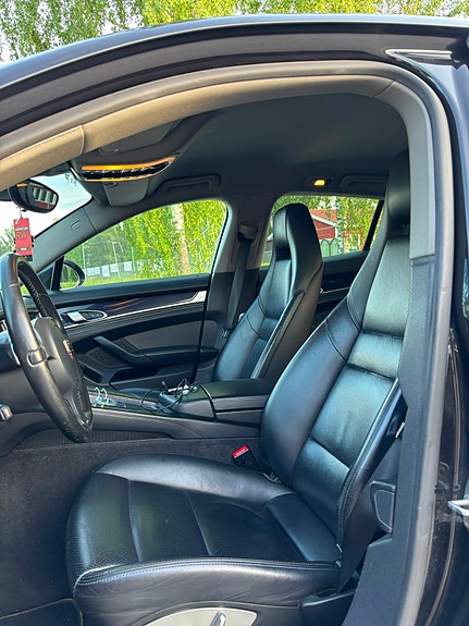 Porsche Panamera 8 of 13