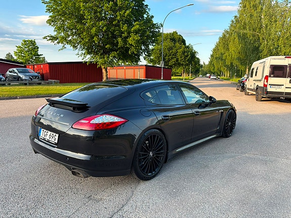 Porsche Panamera 7 of 13