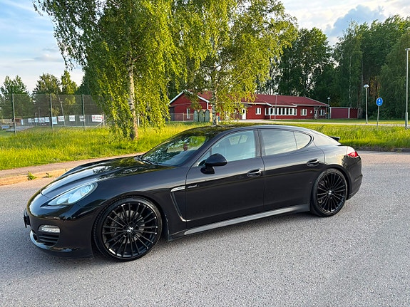Porsche Panamera 3 of 13
