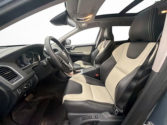 Volvo XC60 12 of 30