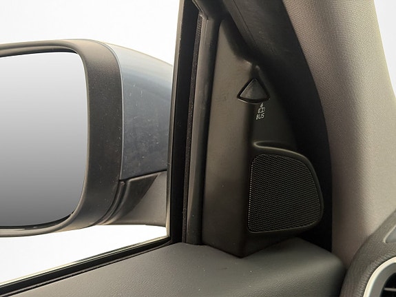 Volvo XC60 10 of 30