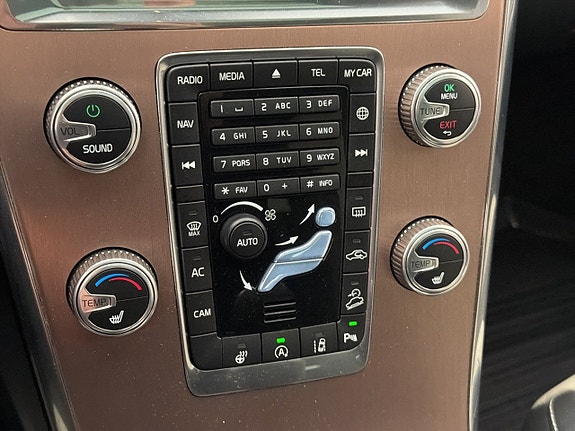 Volvo XC60 25 of 30