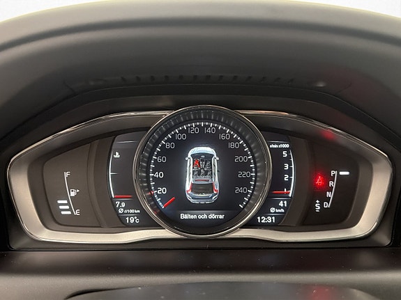 Volvo XC60 17 of 30