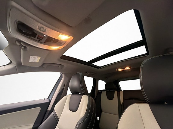 Volvo XC60 13 of 30