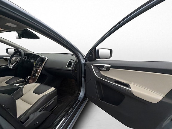 Volvo XC60 28 of 30