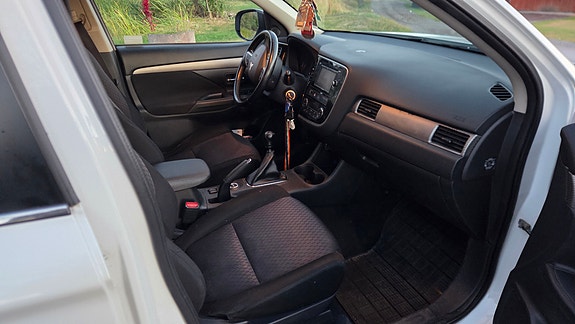 Mitsubishi Outlander 8 of 19