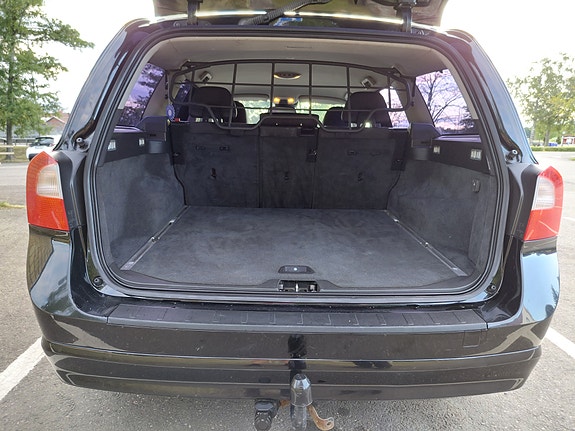 Volvo V70 4 of 6