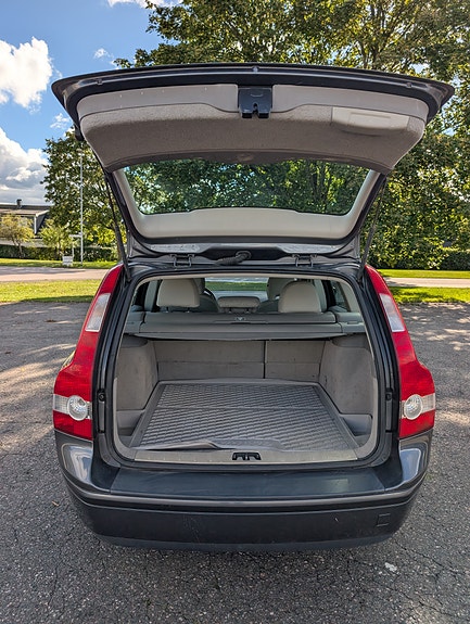Volvo V50 6 of 11