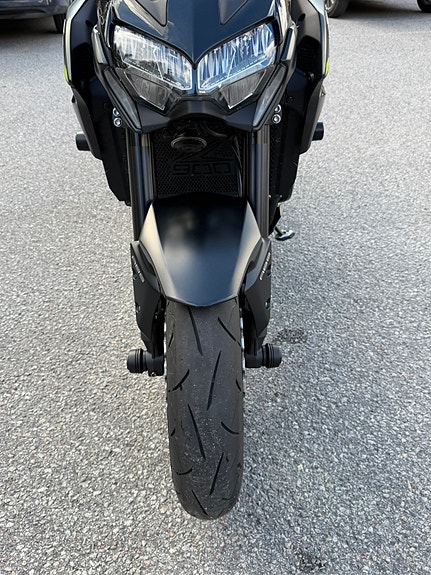 Kawasaki Z900 6 of 7