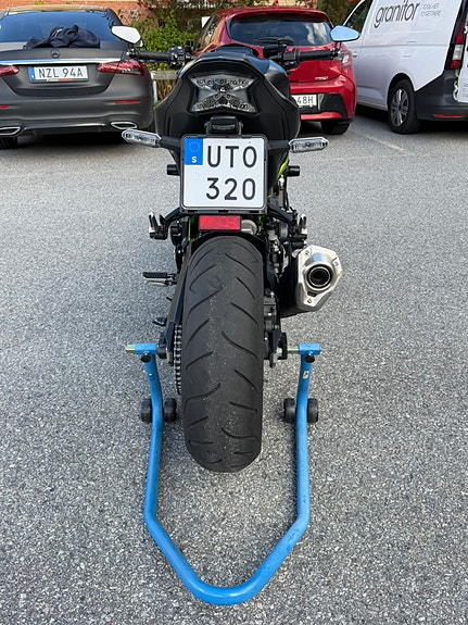 Kawasaki Z900 5 of 7