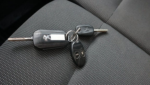 Peugeot Partner 4 of 15