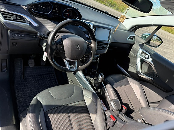 Peugeot 2008 6 of 8