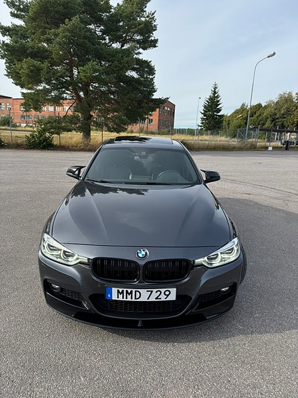 BMW 320d 2 of 26