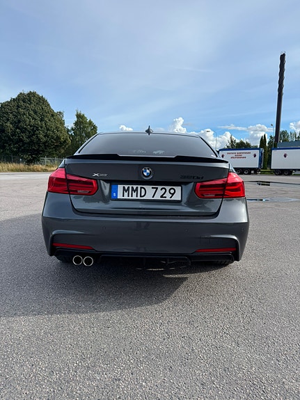 BMW 320d 4 of 26