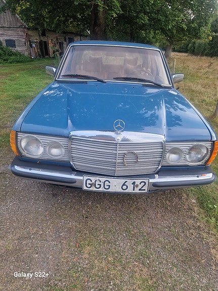 Mercedes-Benz 300 D 20 of 20