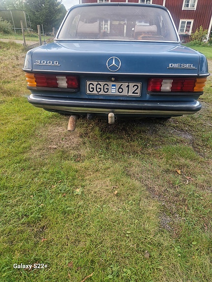 Mercedes-Benz 300 D 11 of 20