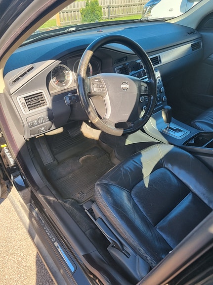 Volvo XC70 7 of 11