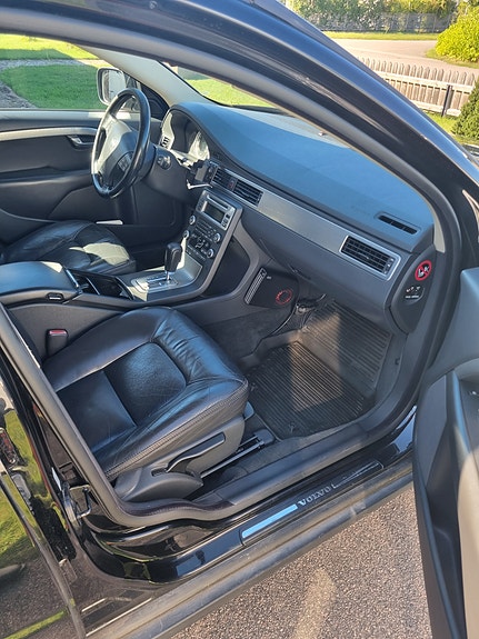 Volvo XC70 9 of 11