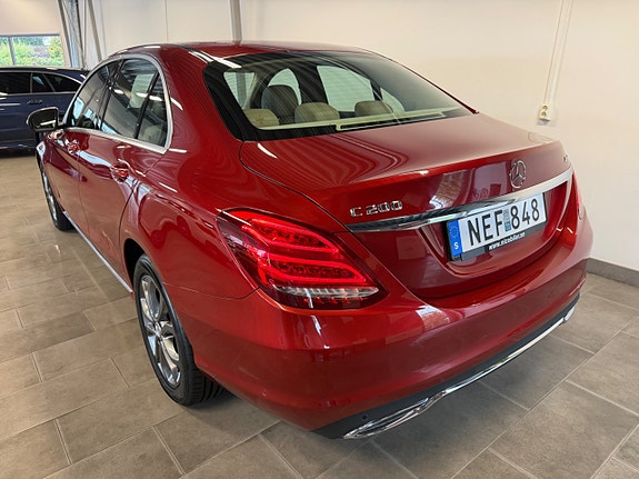 Mercedes-Benz C200 4 of 10