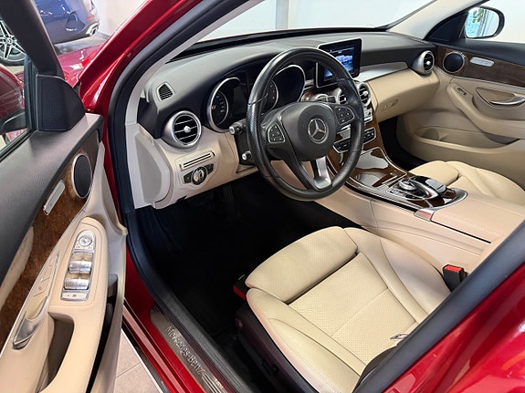 Mercedes-Benz C200 7 of 10