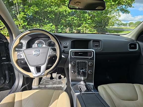 Volvo V60 4 of 7
