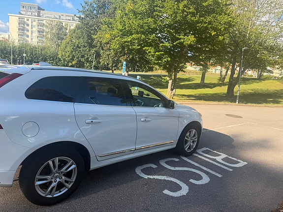 Volvo XC60 3 of 6