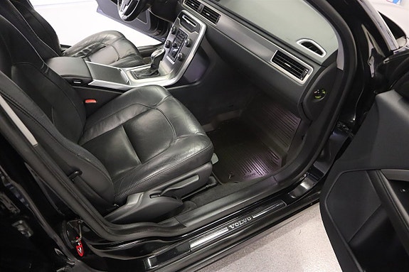 Volvo V70 7 of 16
