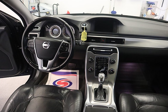 Volvo V70 15 of 16