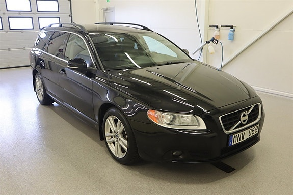 Volvo V70 3 of 16