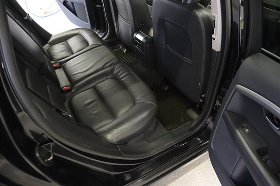 Volvo V70 9 of 16