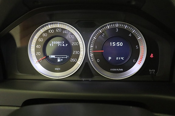 Volvo V70 12 of 16
