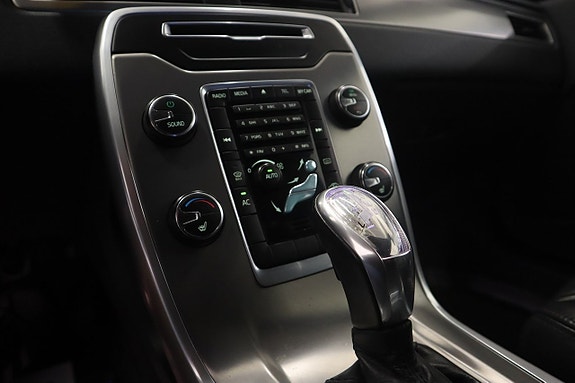 Volvo V70 13 of 16