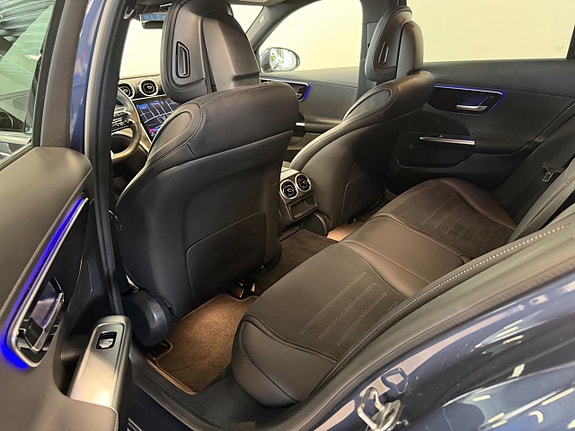 Mercedes-Benz C300 11 of 13