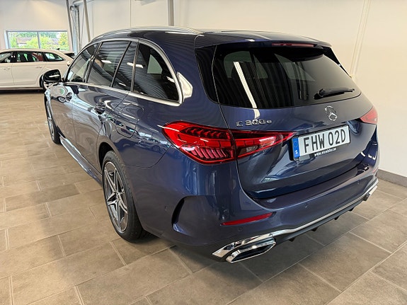 Mercedes-Benz C300 5 of 13