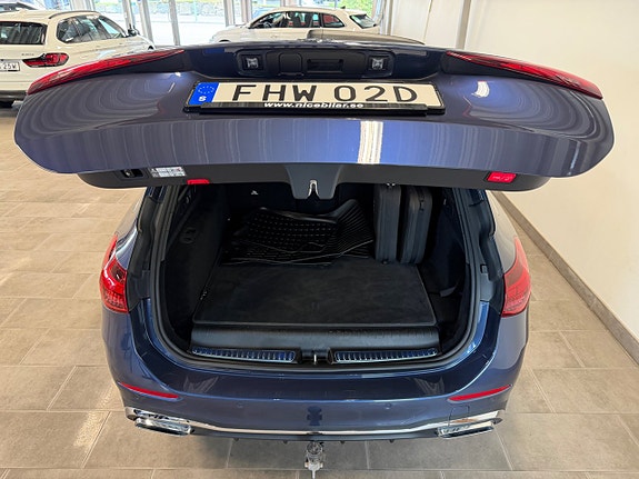 Mercedes-Benz C300 6 of 13