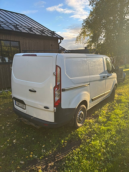 Ford Transit Custom 3 of 6